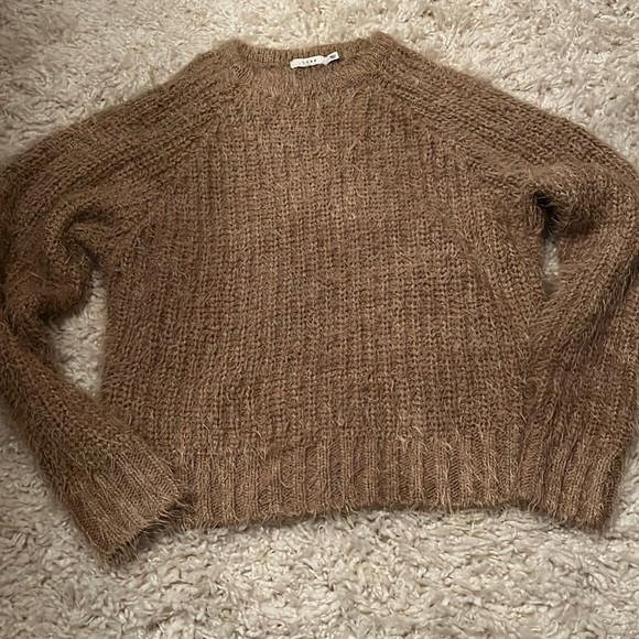 Lush sweater - Picture 1 of 7